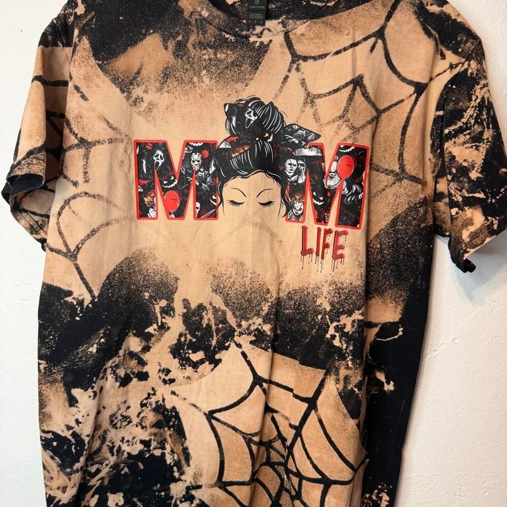 Custom mom life halloween tee sz med